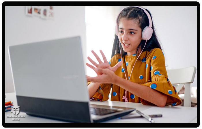 A student attending Brainfield School online class