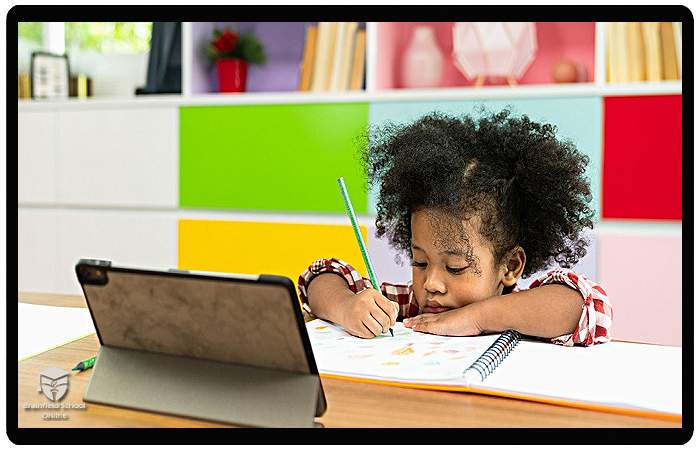 Student using online learning platform